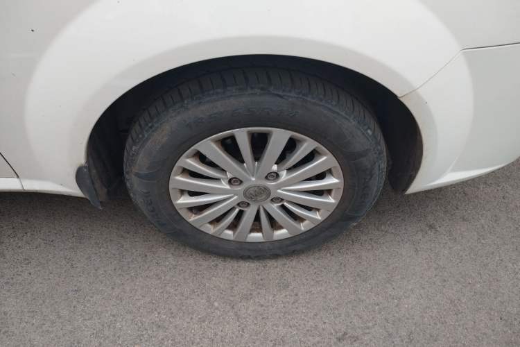 Used Buick Excelle 2015 1.5L Automatic Classic Model Right Front Wheel Hub