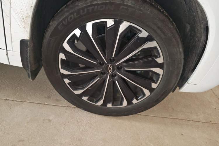 Used Chery Tiggo 9 2023 2.0T Dual-Clutch Two-Wheel Drive Luxury Edition 5 Seats