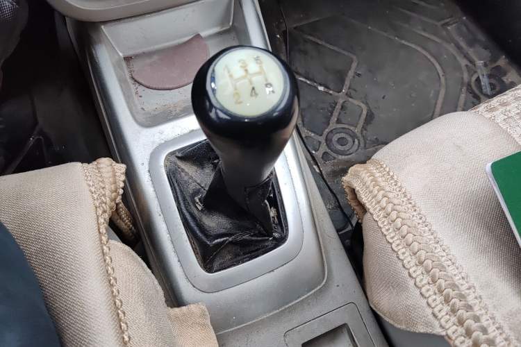 Used CHANGAN Alsvin V3 2012 1.3L Manual Comfort Version China IV Standard
