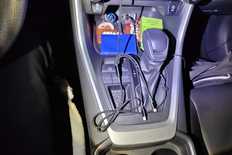 Used Toyota RAV4 2020 2.0L CVT Two-Wheel Drive Fashion Edition
