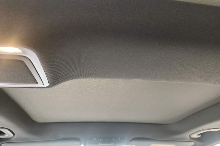 Used Mercedes-Benz GLC 2022 Facelift GLC 260 L 4MATIC Luxury Edition Headliner