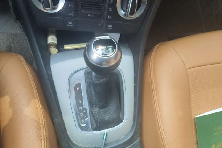 Used Audi Q3 2015 30 TFSI Ambition Edition Gear Lever