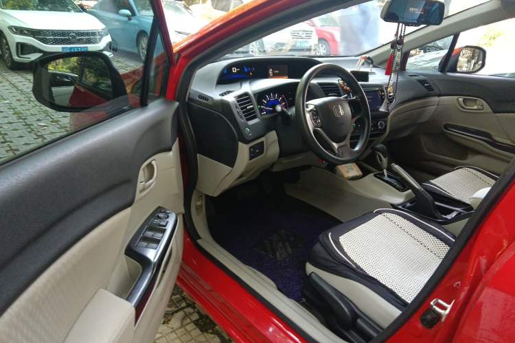 Used Honda Civic 2014 1.8L automatic comfort version
