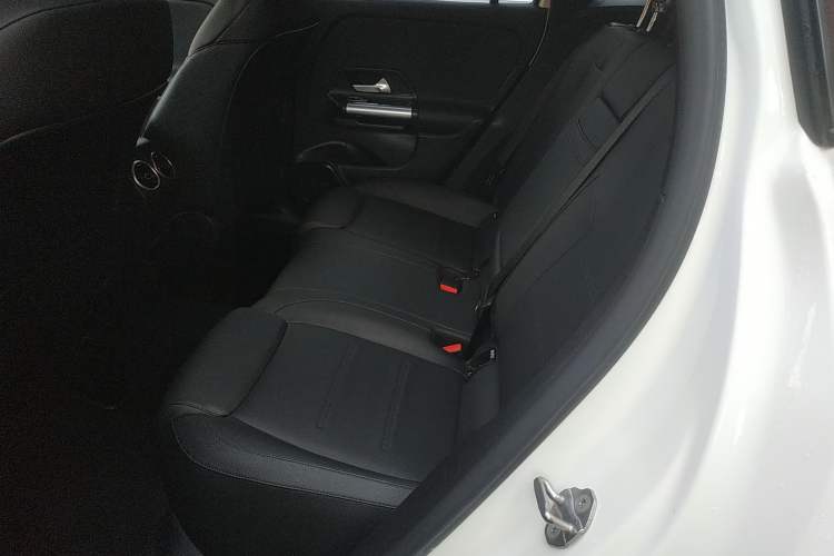Used Mercedes-Benz GLA 2020 GLA 200 Left Rear Seat