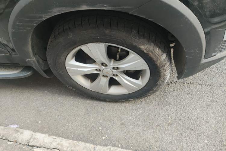 Used Chevrolet Captiva 2012 2.4L 4x4 Flagship Edition 7 Seats Right Front Wheel Hub