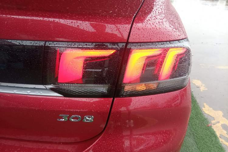 Used Peugeot 308 2018 1.6L Automatic Luxury Edition
