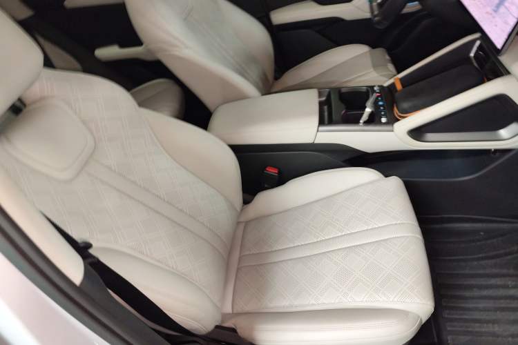 Used BYD Yuan UP 2025 Intelligent Driving Version 401 km Beyond-Range Edition