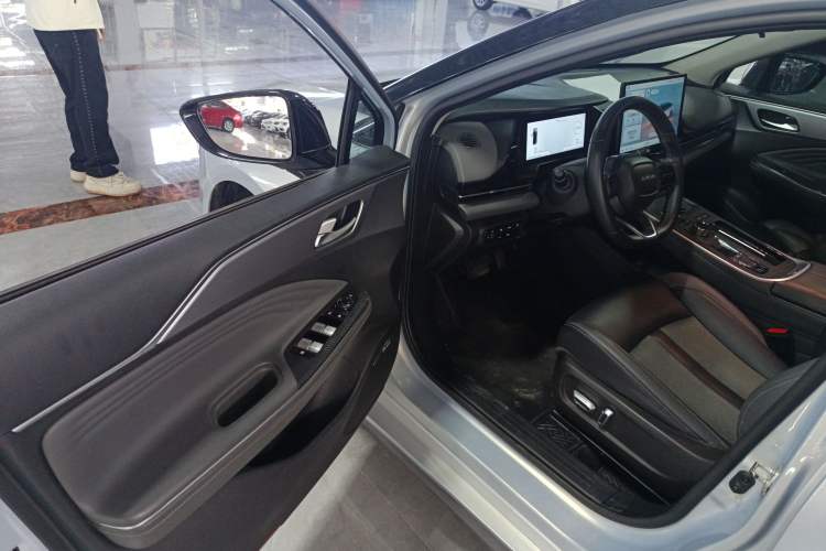 Used AION S Plus 2023 70 Executive Edition Lithium Iron Phosphate
