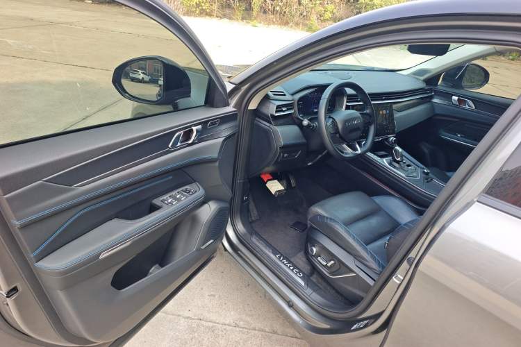 Used Lynk & Co 05 2020 2.0TD Two-Wheel Drive Shine Halo