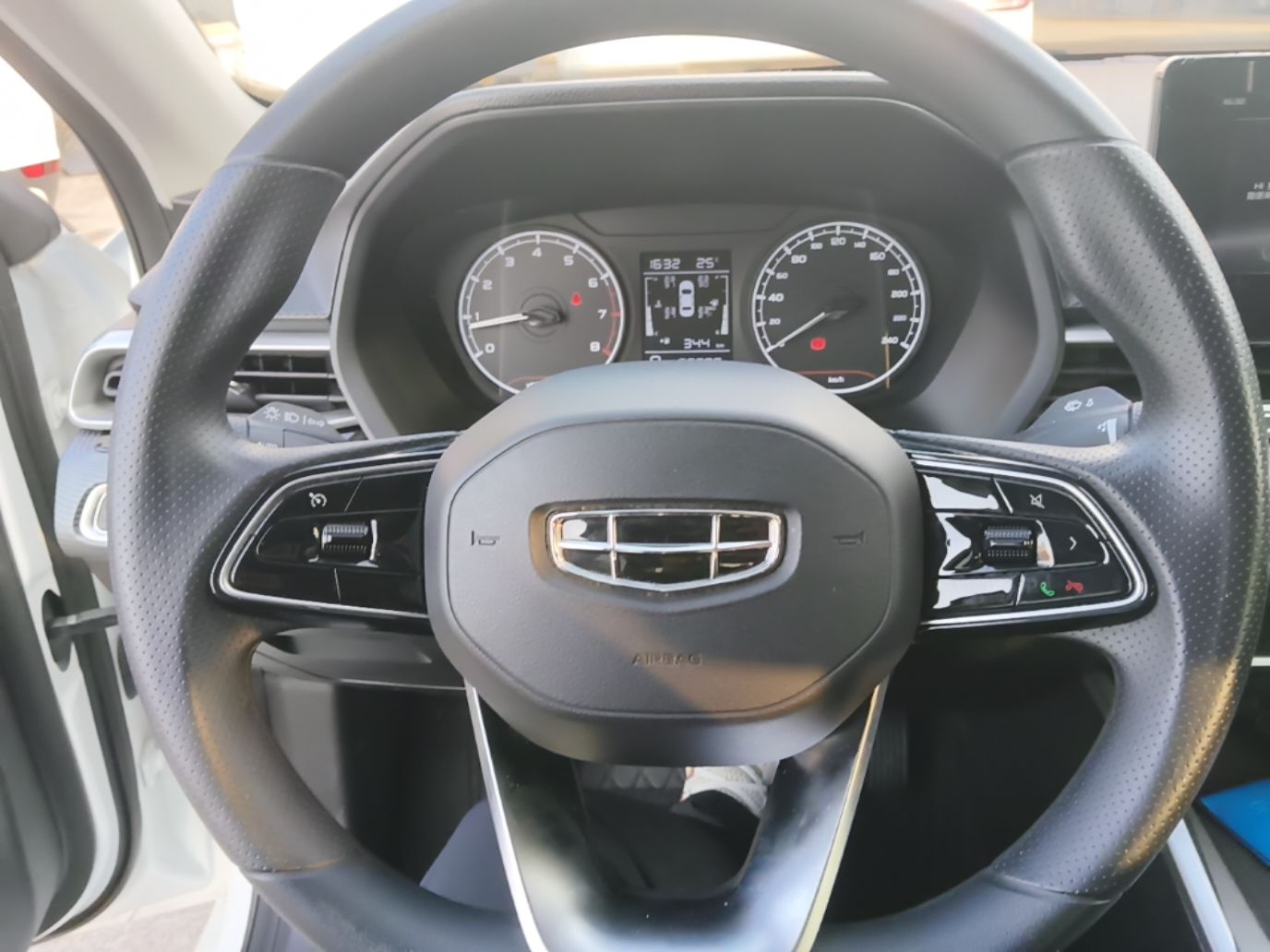 Geely Auto Emgrand 2022 4th Generation 1.5L CVT Elite Model — снимка 14