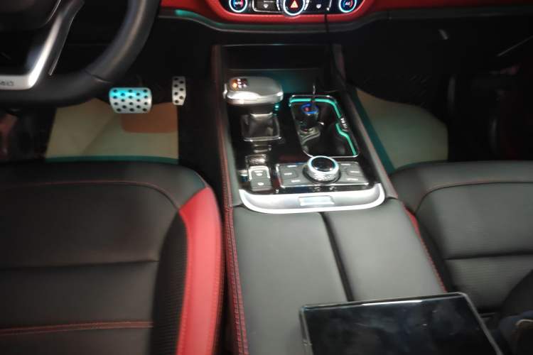 Used BAIC Off-Road BJ40 2020 2.0T Automatic Four-Wheel Drive Urban Hunter Edition Chivalrous Type Gear Lever