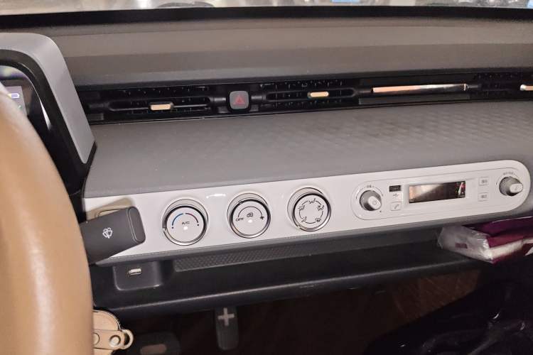 Used Wuling Hongguang MINIEV 2022 GAMEBOY 200km Gaming Edition with Lithium Iron Phosphate
