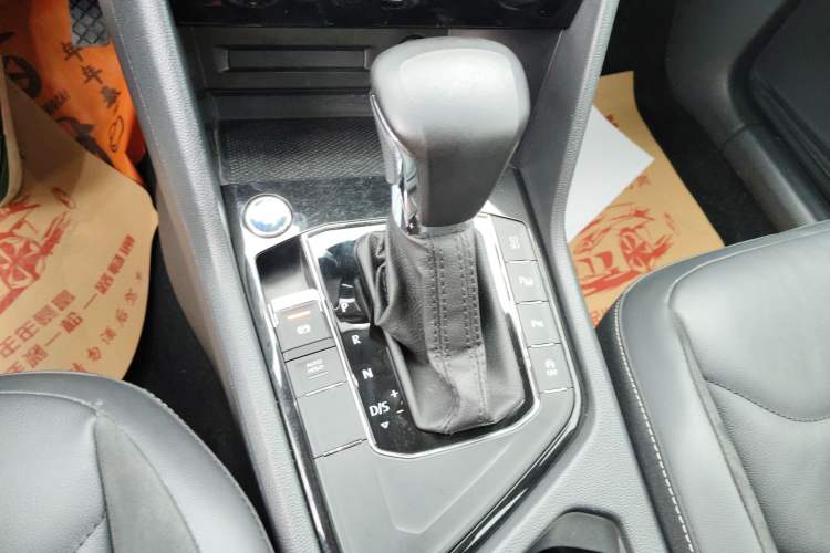 Used Volkswagen Tiguan L 2019 330TSI Automatic Two-Wheel Drive Smart Luxury Version China V Emission Standard