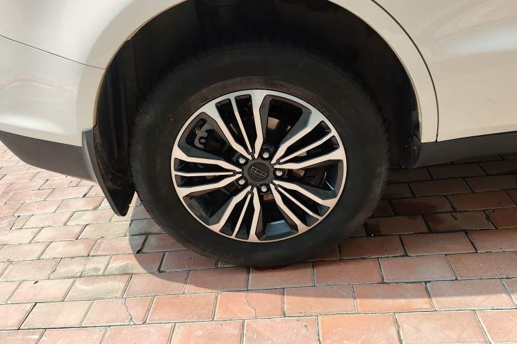 Used Geely Auto Vision X6 2016 1.8L Manual Luxury Model
