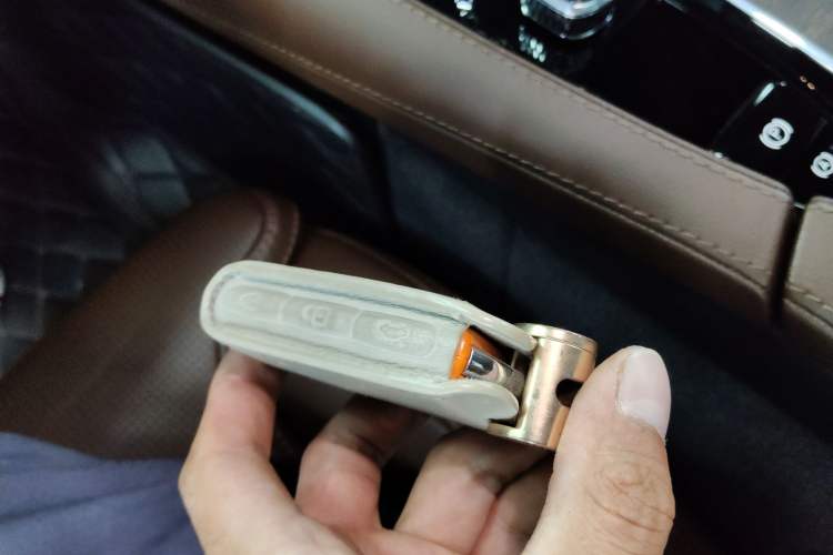 Used Volvo V90 2022 Cross Country B5 AWD Prestige Edition Interior 1