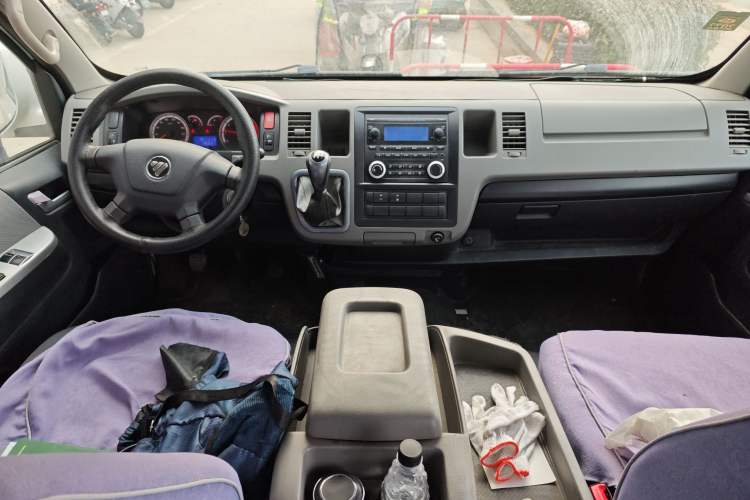 Used Foton Scenic G9 2017 2.4L Gasoline Commercial Version Long Wheelbase 9-Seater 4G69
