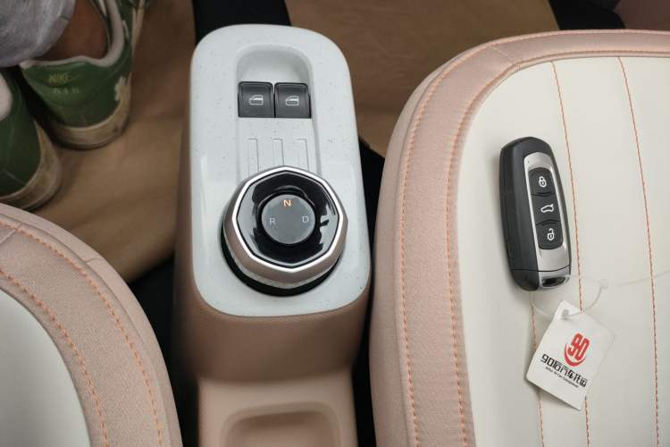 Used Geely Galaxy Panda 2023 Panda Mini 200km Dynamic Bear Gear Lever