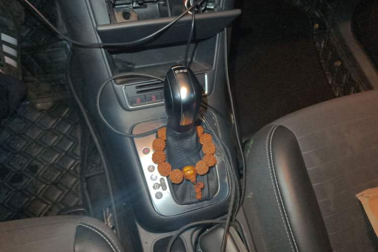 Used Volkswagen Tiguan 2016 280TSI Automatic Two-Wheel-Drive Silk Road Style Edition Gear Lever