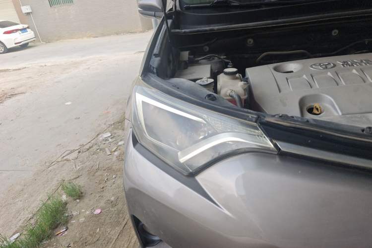 Used Toyota RAV4 2016 2.0L CVT Two-Wheel Drive Urban Edition China V Standard
