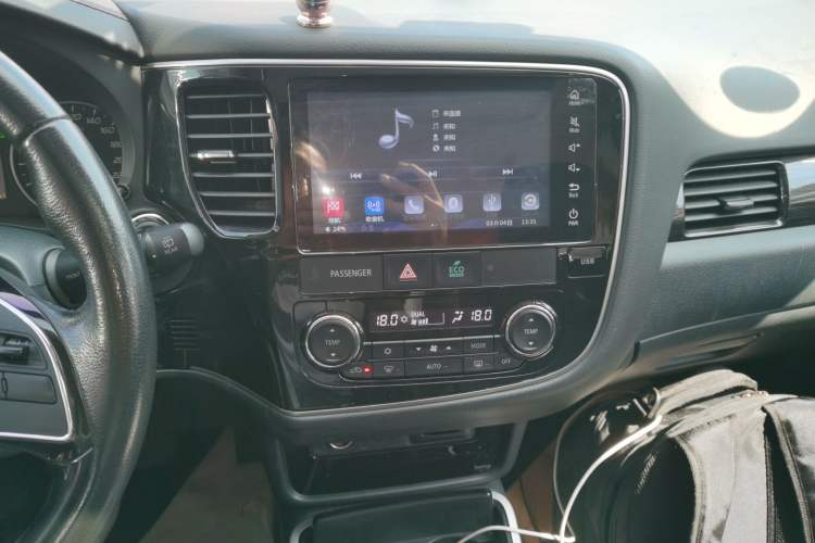 Used Mitsubishi Outlander 2018 2.0L Two-Wheel Drive Glory Edition 5 Seats