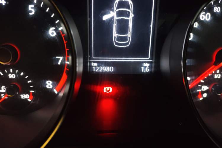 Used Volkswagen Magotan 2018 330TSI DSG Advanced Model Odometer Close Up