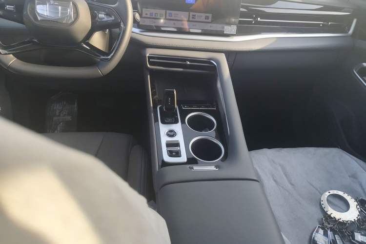 Used Geely Auto Emgrand X7 Sport 2026 Model 1.5TD Aspirational Gear Lever