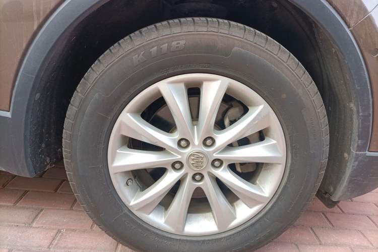 Used Buick Envision 2014 28T Four-Wheel Drive Luxury Model Right Front Wheel Hub