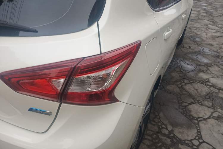 Used Nissan Tiida 2016 1.6L CVT Smart Drive Edition Right Rear Taillight