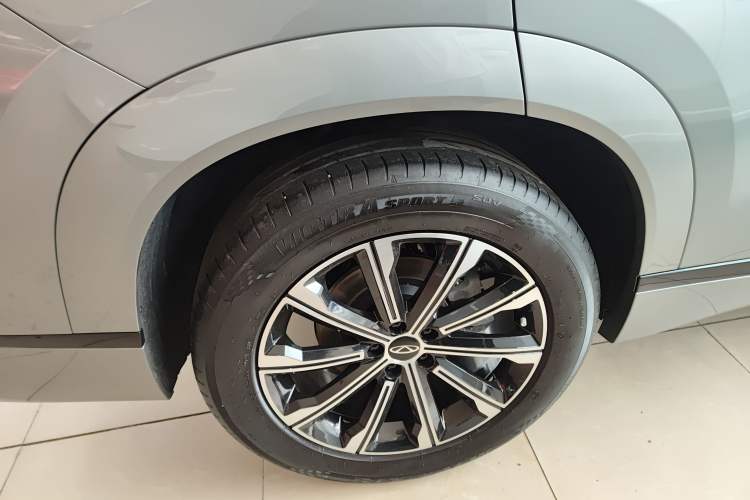 Used Chery Tiggo 9 2023 Updated Version 2.0T Dual-Clutch Two-Wheel Drive Leading Edition 5 Seats Right Rear Wheel Hub