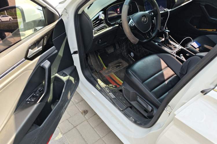 Used Volkswagen Sagitar 2022 280TSI DSG Excellence Edition Driver Seat