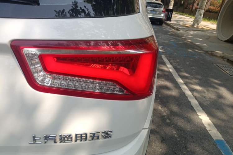 Used Baojun 560 2015 1.8L manual luxury version