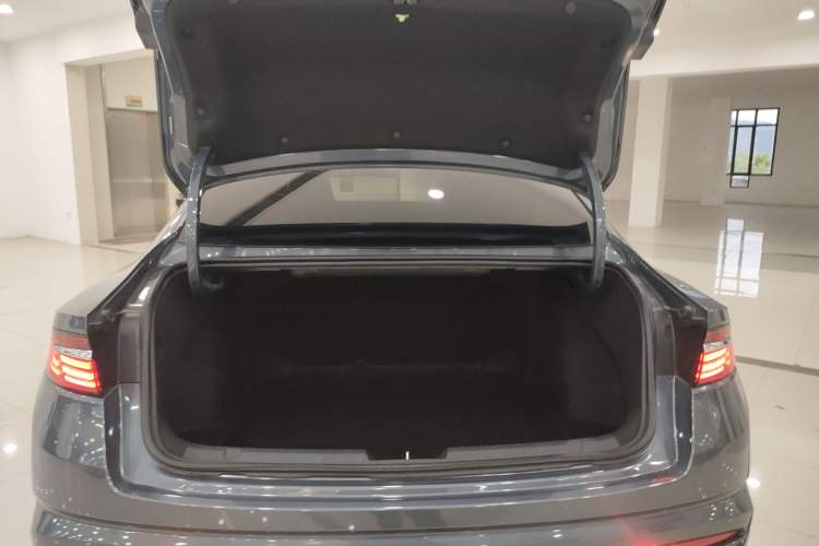 Used Geely Auto Preface 2023 2.0TD "Only This Verdant Green" Edition