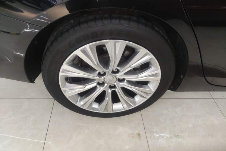 Used Cadillac CT6 2023 28T Luxury Version Right Rear Wheel Hub