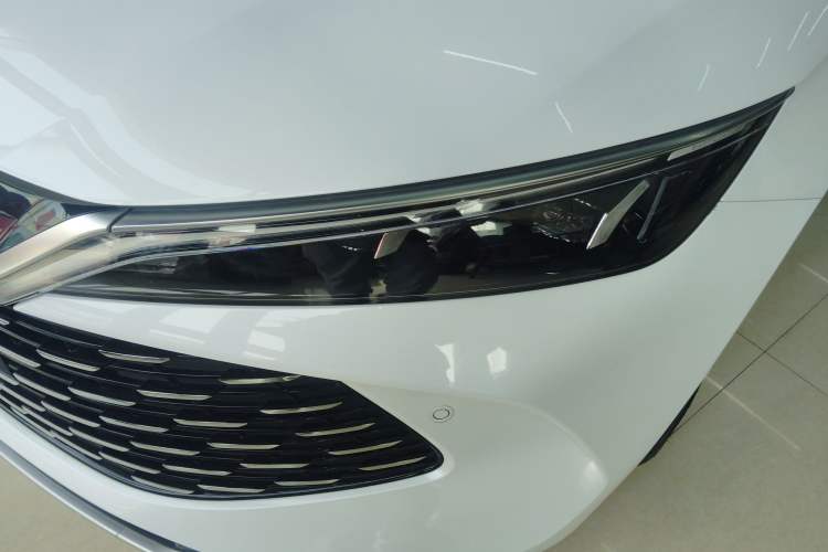 Used BYD Qin L 2025 DM-i Smart Drive 120KM Leading Model Left Front Headlight