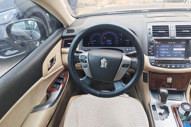 Used Toyota Crown 2012 2.5L Royal Leather Edition