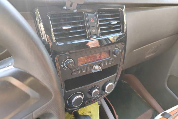 Used Wuling Rongguang V 2016 1.5L Standard Version