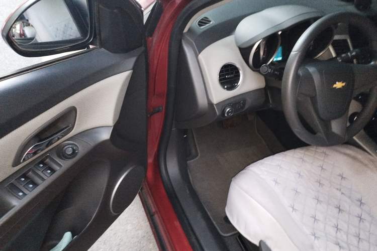 Used Chevrolet Cruze 2013 1.8L SE AT
