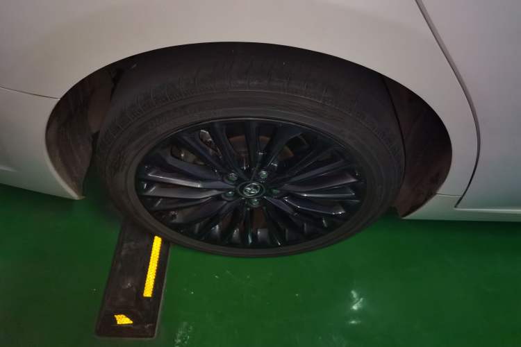 Used Toyota Avalon 2019 2.0L XLE Premium Edition China VI
