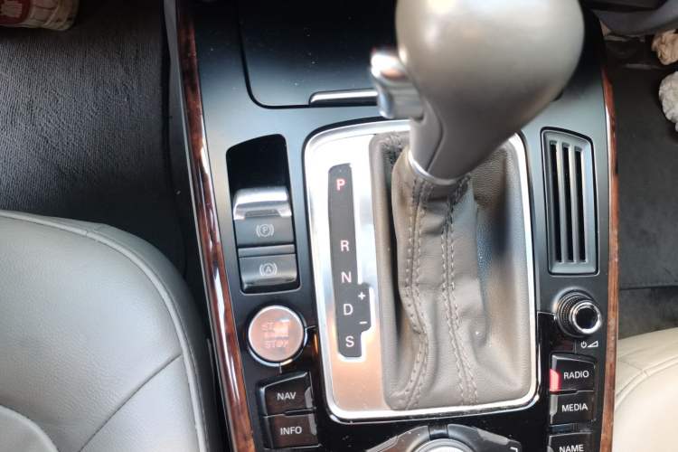 Used Audi A4L 2010 2.0 TFSI Luxury Model
