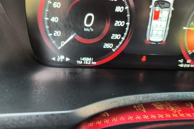 Used Volvo XC90 New Energy 2018 E-Drive Hybrid T8 Prestige 7-Seater Odometer Close Up