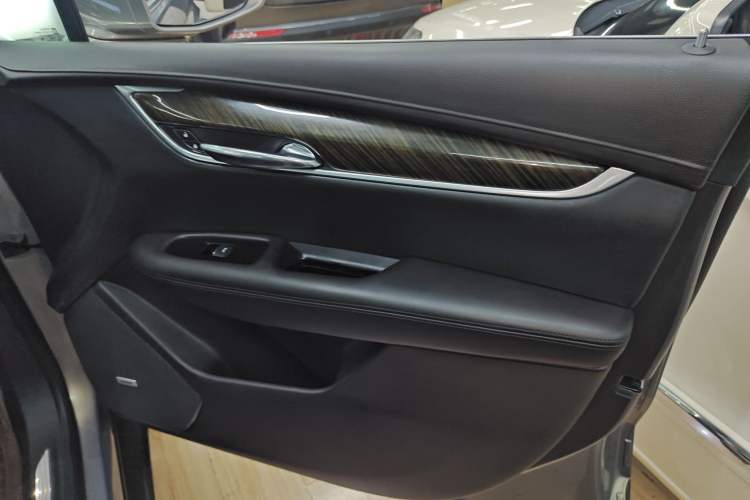 Used Cadillac XT5 2018 25T Luxury Model
