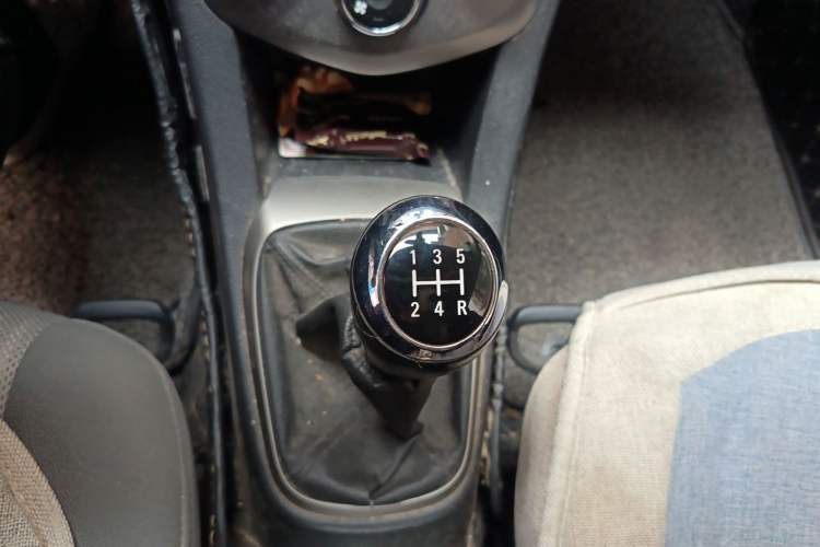 Used Chevrolet Aveo Sonic 2011 Sedan 1.4L MT SL
