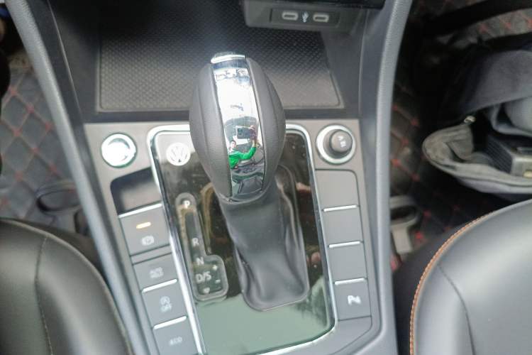 Used Volkswagen Bora 2024 280TSI DSG Comfort Edition Gear Lever