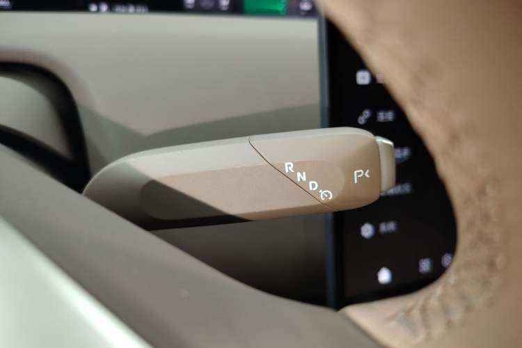 Used Avatr 12 2025 Ultra All-Electric Four-Wheel Drive Gear Lever