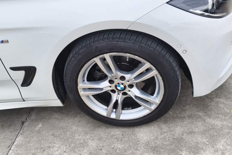 Used BMW 3 Series GT 2020 320i M Sport Package Right Front Wheel Hub