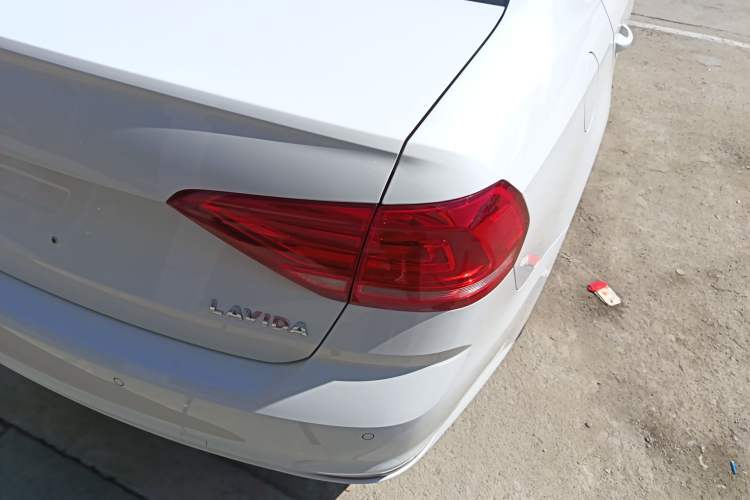 Used Volkswagen Lavida 2017 1.6L Automatic Fashion Edition
