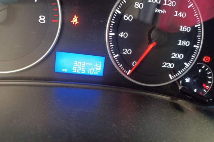 Used Geely Auto Diamond 2016 1.5L Manual Elite Edition Odometer Close Up