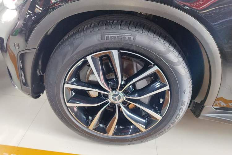 Used Mercedes-Benz GLC 2020 GLC 300 L 4MATIC Dynamic Edition Exterior 4