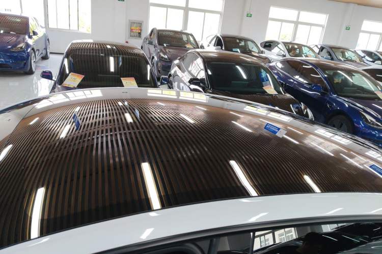 Used Tesla Model Y 2025 Rear-Wheel-Drive Version Roof