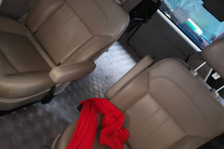 Used FORTHING Lingzhi 2020 M5L 2.0L Luxury 7-Seater Left Rear Seat